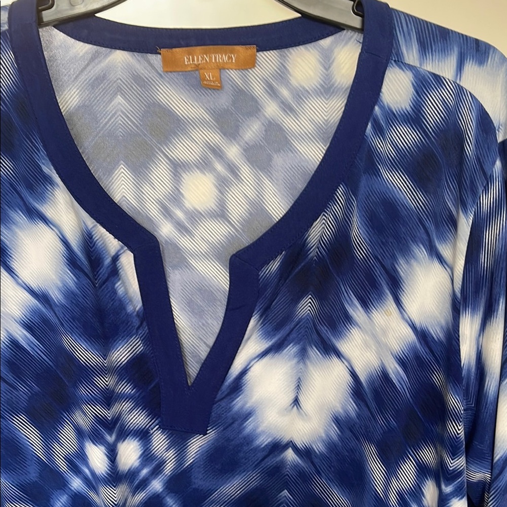 Ellen Tracy Blue and White Women's Top xl Tunic - Picture 2 of 3